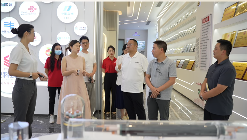 貴州工商職業(yè)學(xué)院副校長曹昌海一行蒞臨中安科技集團走訪調(diào)研 